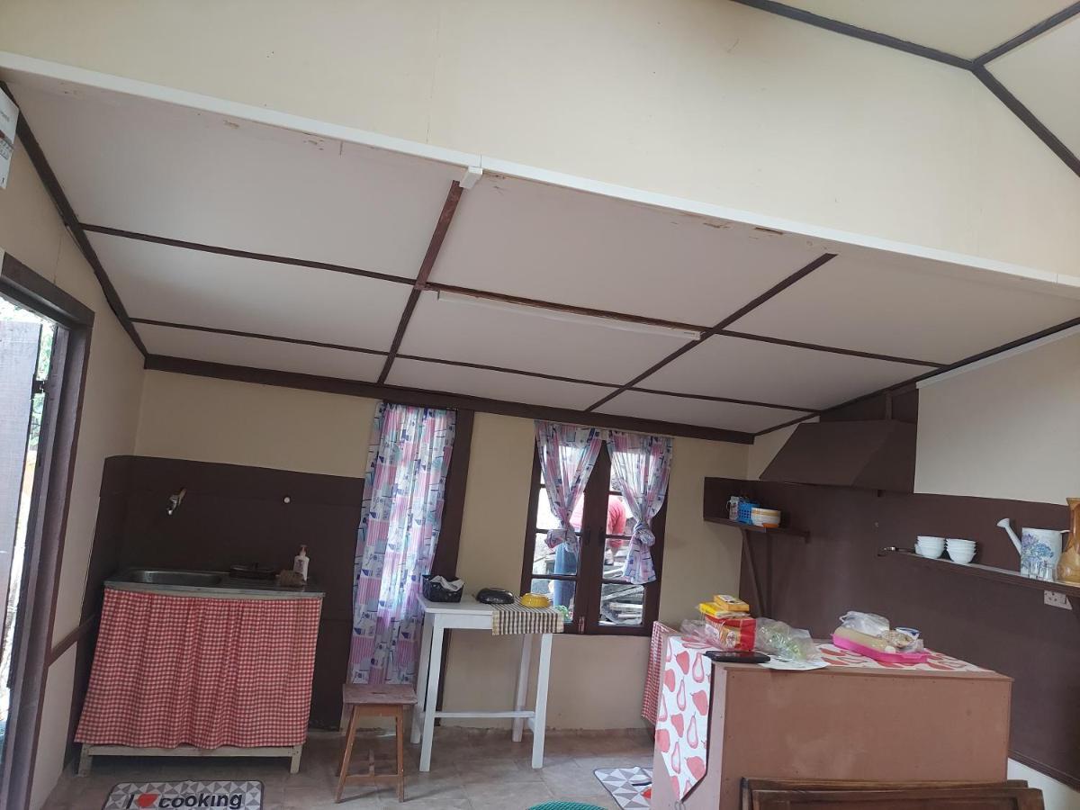 Giftland Homestay Āīzawl Buitenkant foto