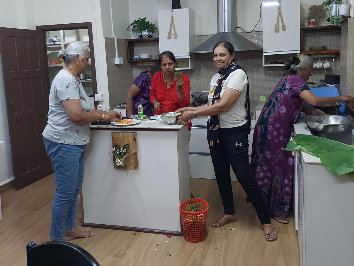 Giftland Homestay Āīzawl Buitenkant foto