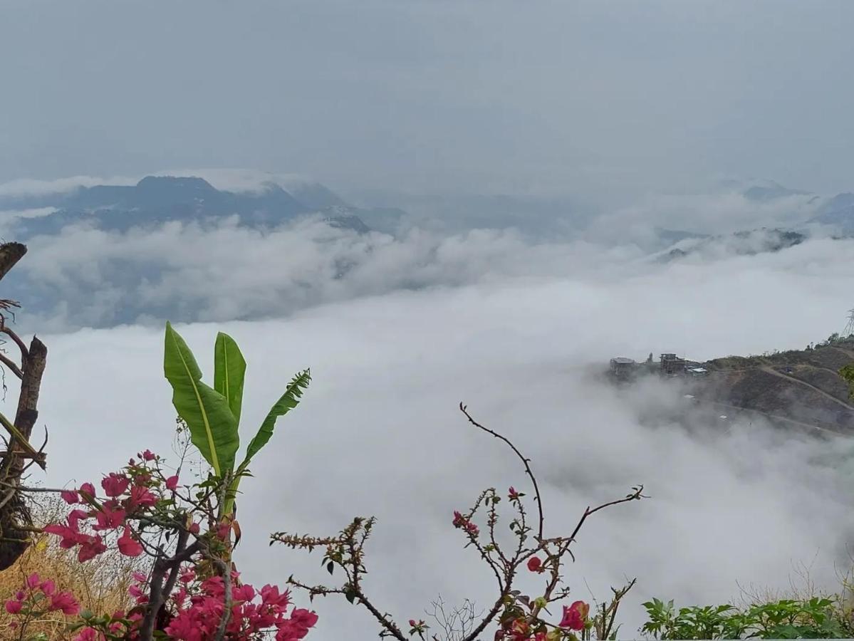 Giftland Homestay Āīzawl Buitenkant foto