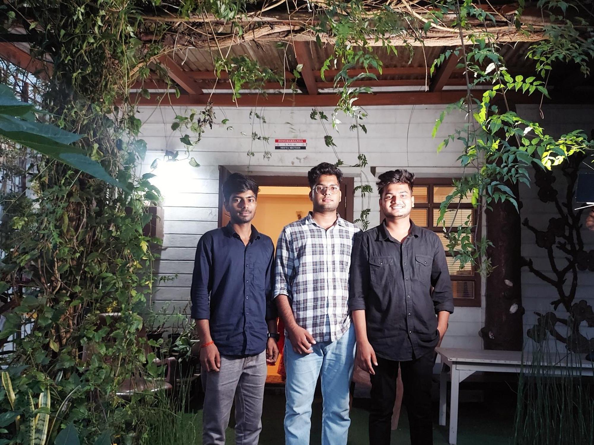Giftland Homestay Āīzawl Buitenkant foto