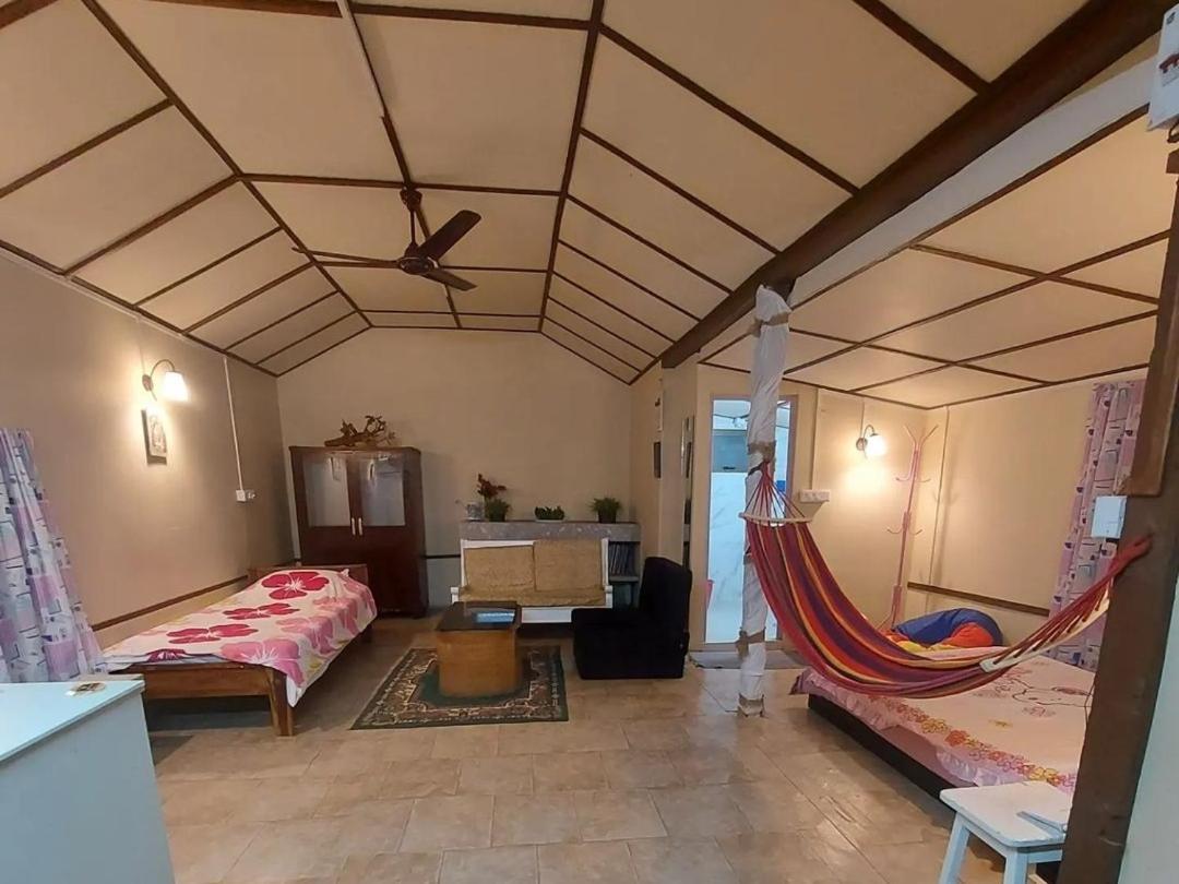 Giftland Homestay Āīzawl Buitenkant foto